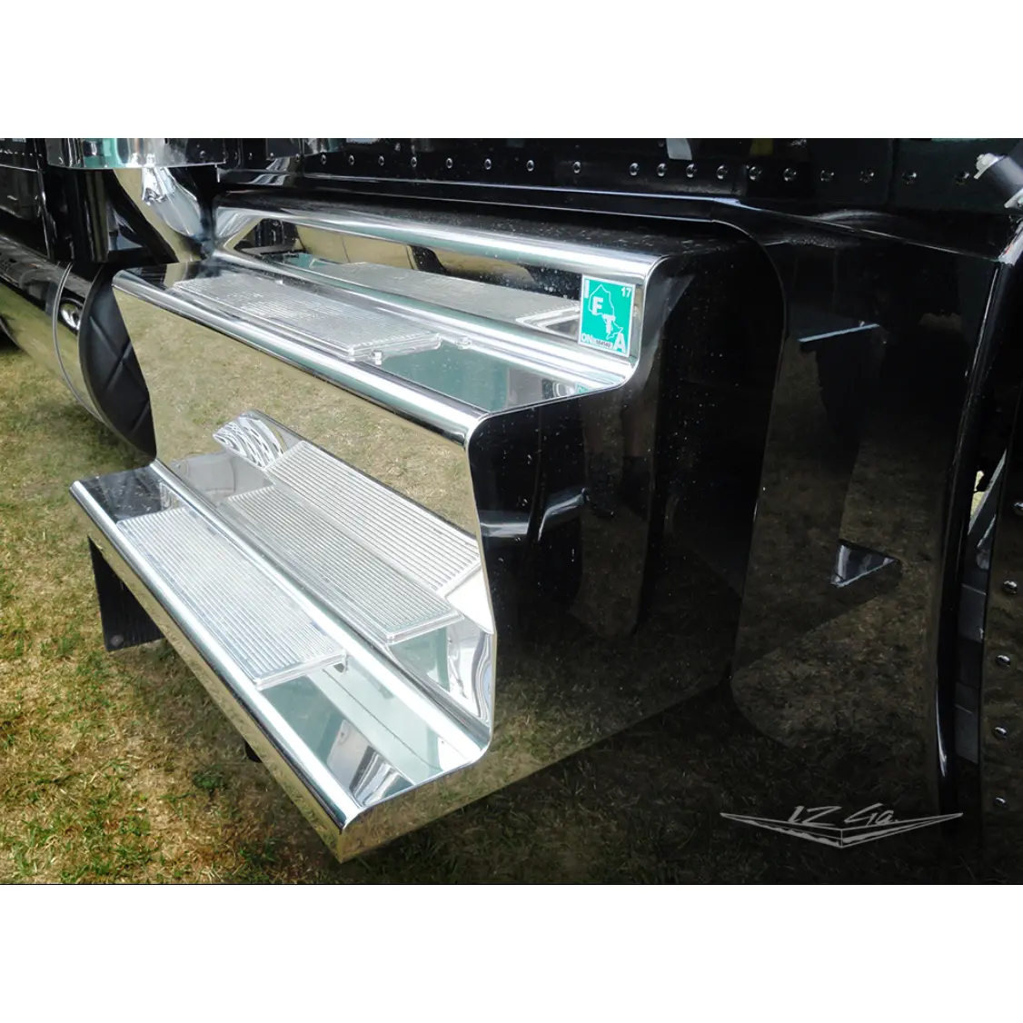 Peterbilt 389 Dpf Passenger Step Box 1Pc Cover 2018+ #Pft-Dpf-1Pc-Ss-2018 1