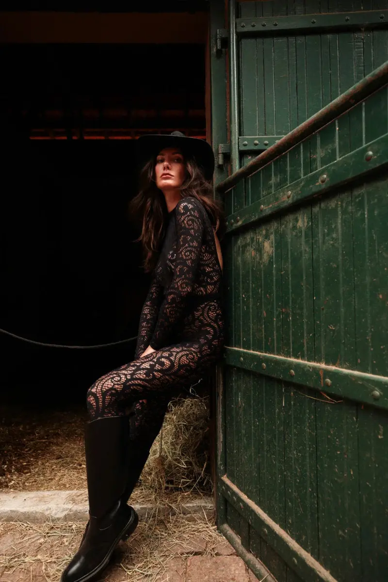 Rolling Bumper Leggings - Black Lace 1