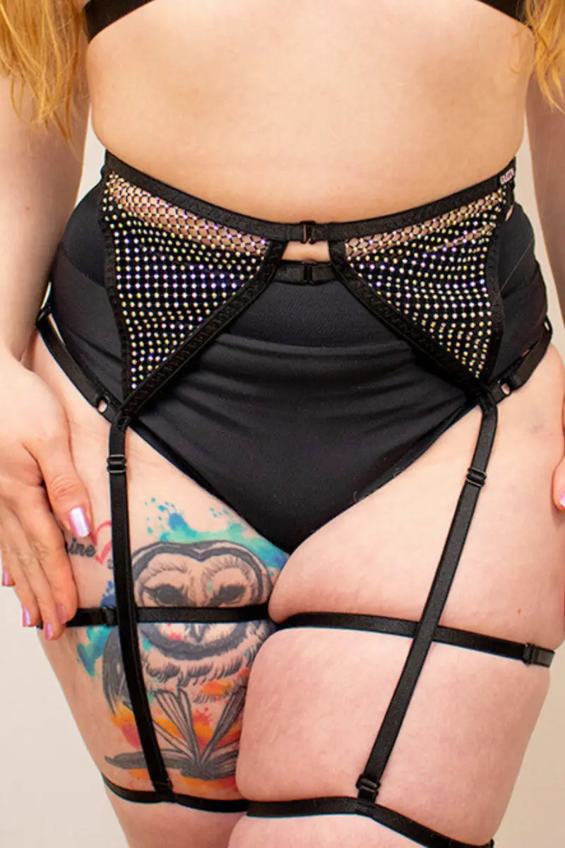 Queen Wear Garter Belt - Black Opium 1
