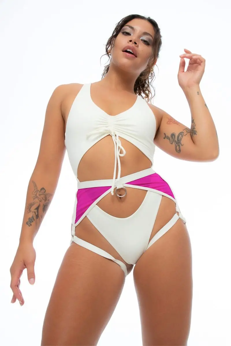 Nona Perkasa Hotline Garter Belt - Ivory/Pink 1