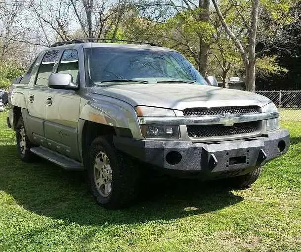 2002-2006 Chevrolet Avalanche 1500 Front Bumper (Cladded Version Only) 1