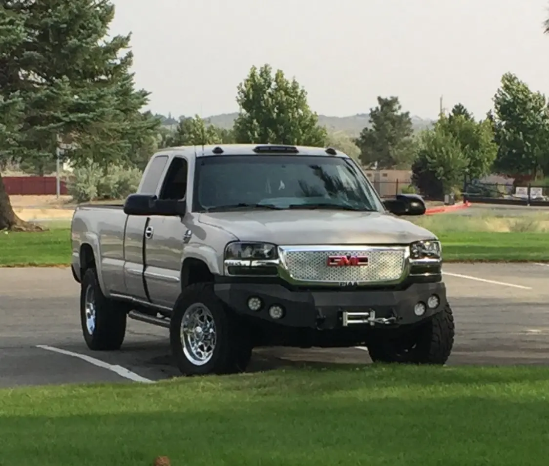 2003-2007 Gmc Sierra 2500/3500 Front Bumper 1