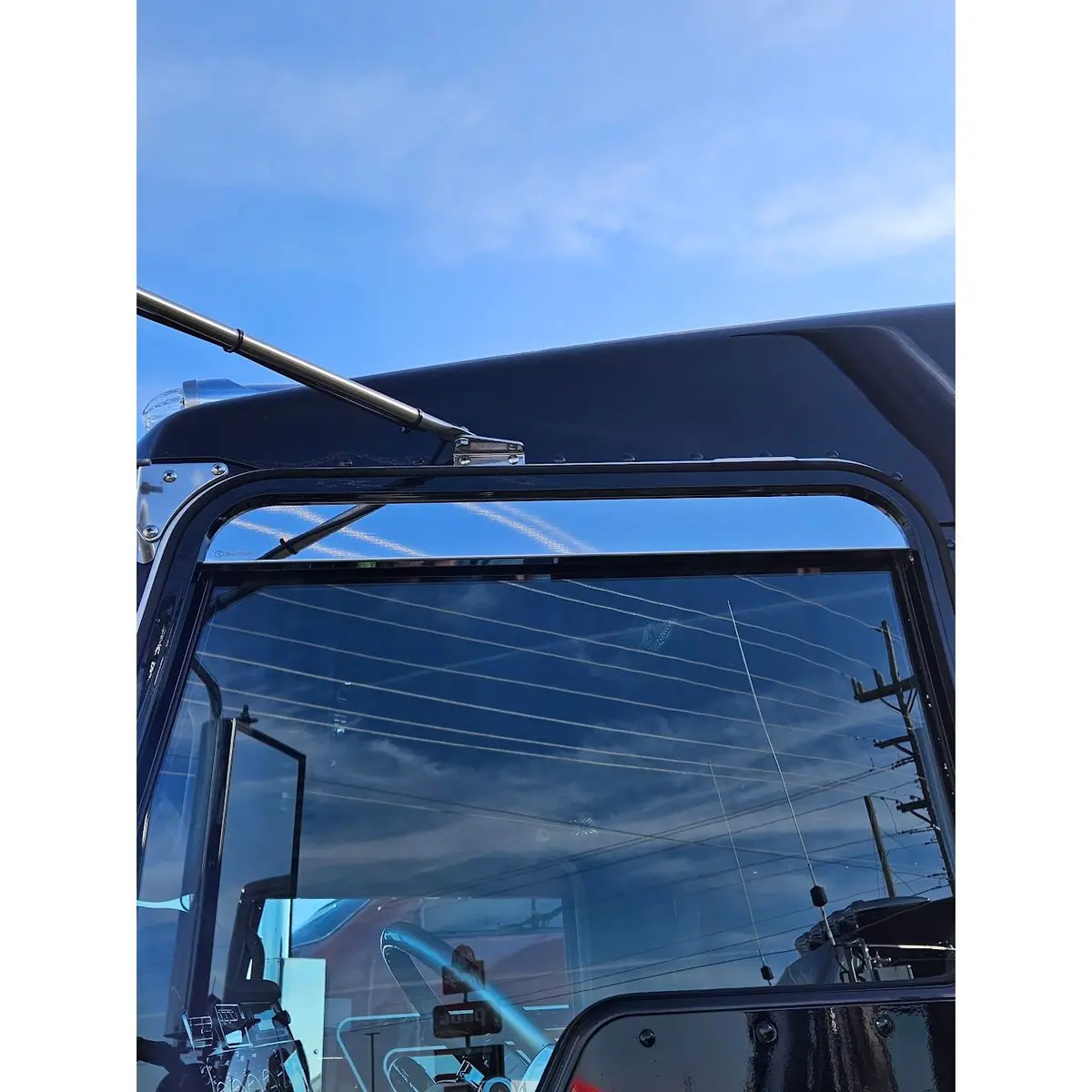 #40434 Kenworth Top Of Door Trim 3" (Chop Look) Day-Light Door Polished 1