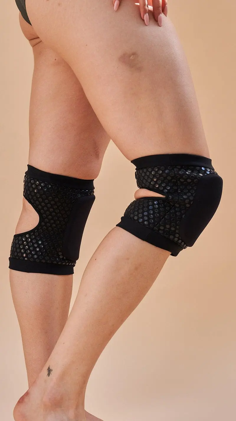 Lunalae Sticky Slim Look Kneepads - Black 1