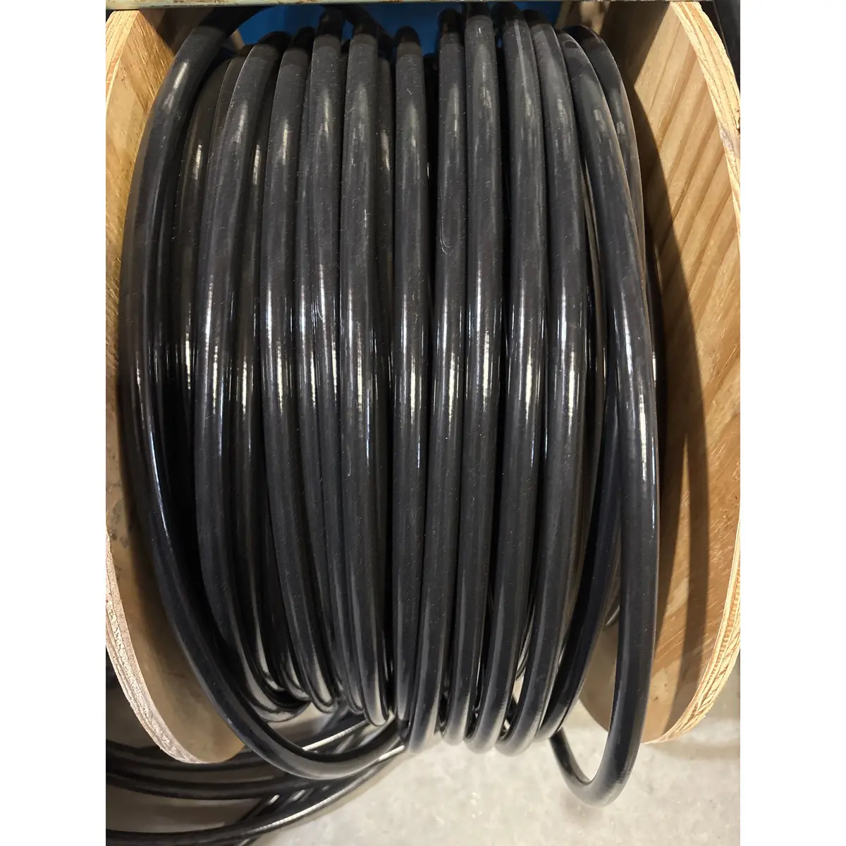 225-8046 Sae J844 Tubing | 5/8" Od, Black, Large Drum (Sold By Foot) 1