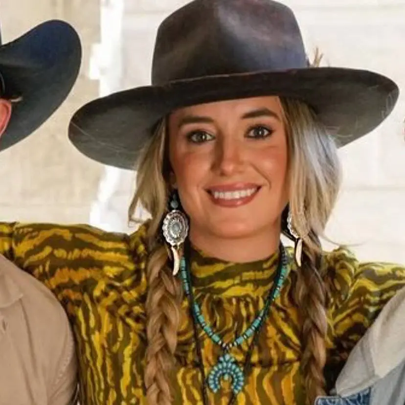 Concho +Coyote Teeth Earrings Lainey Wilson 1
