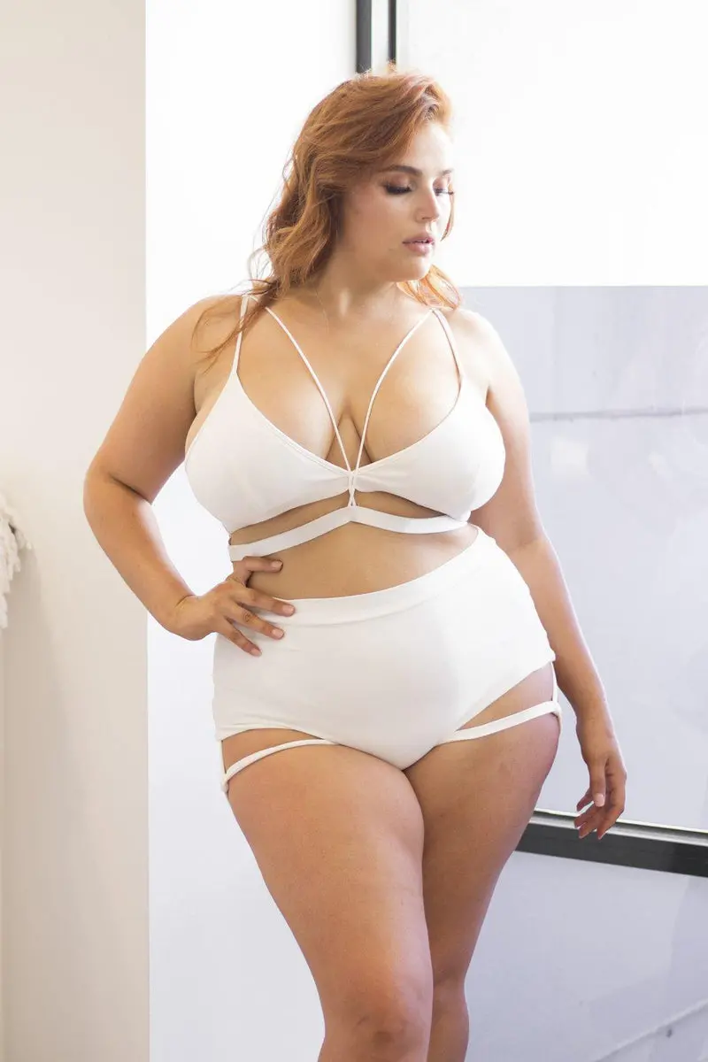 Lunalae Lure You High Waisted Garter Shorts - White 1