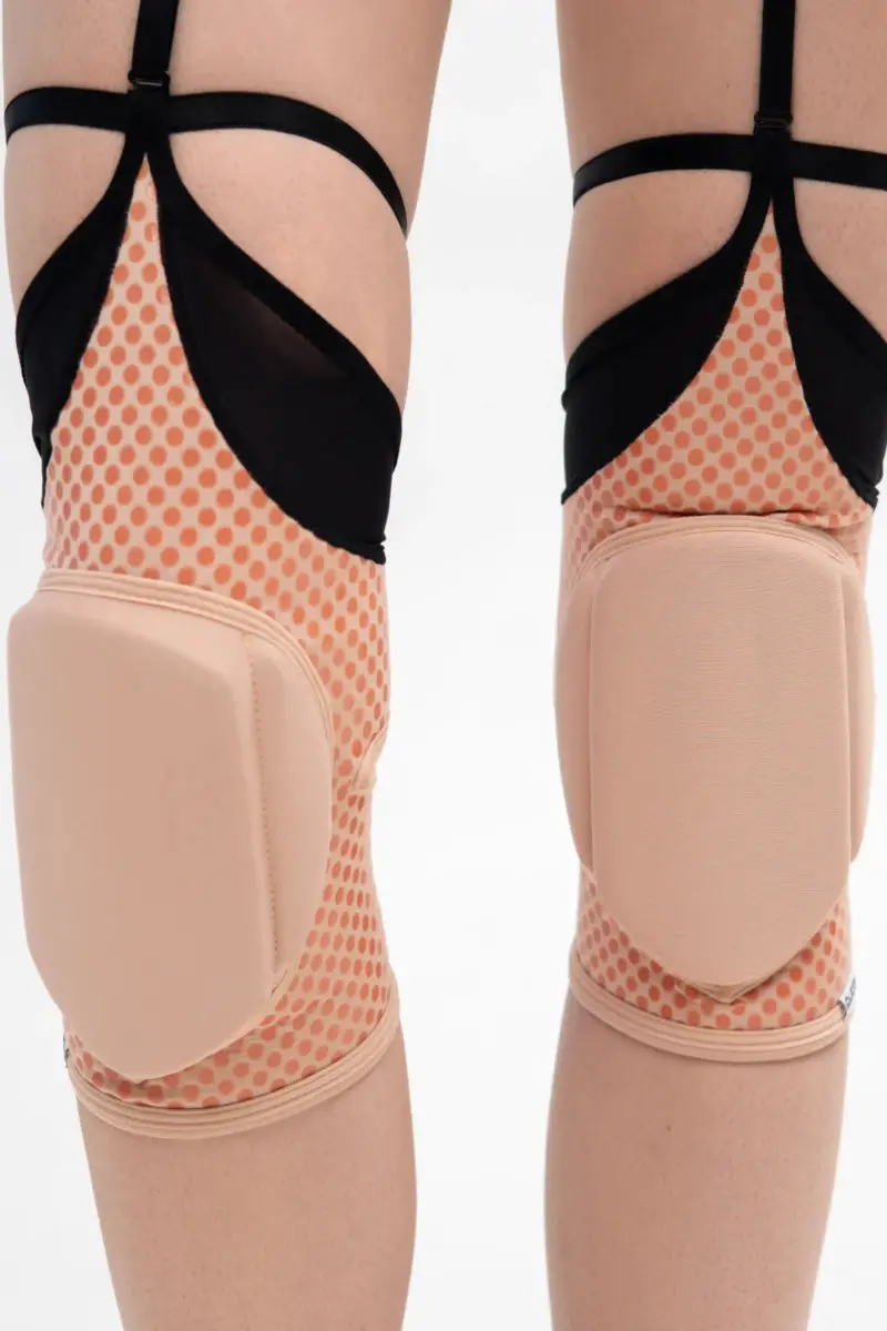 Queen Wear Grippy Kneepads - Fire Touch Latte 1