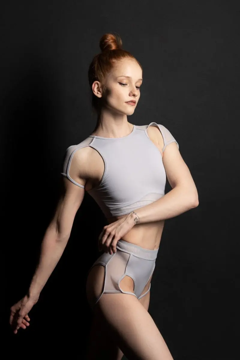 Hamade Activewear High Scoop Neck Crop Top - Light Grey 1