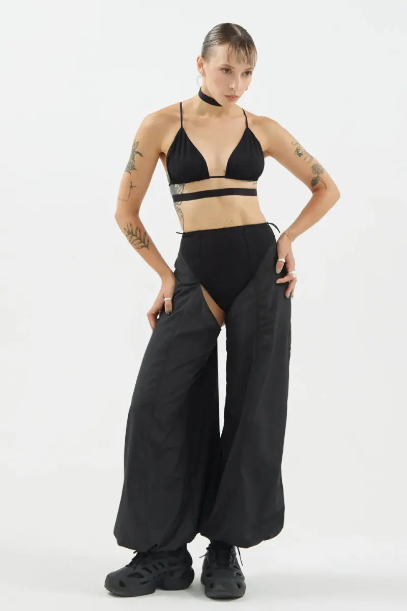 Queen Wear Rebel Cut Cargo Pants - Black 1