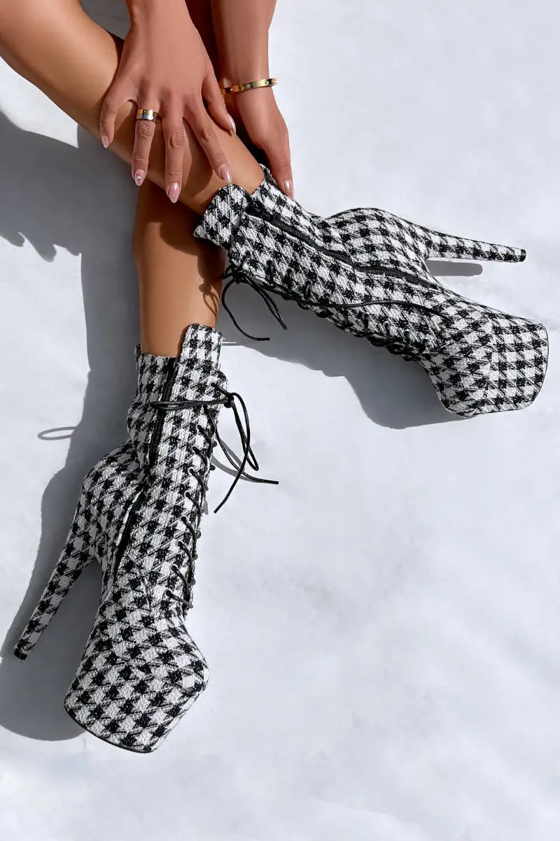 Hella Heels Houndstooth 7Inch Boots - Black/White 1