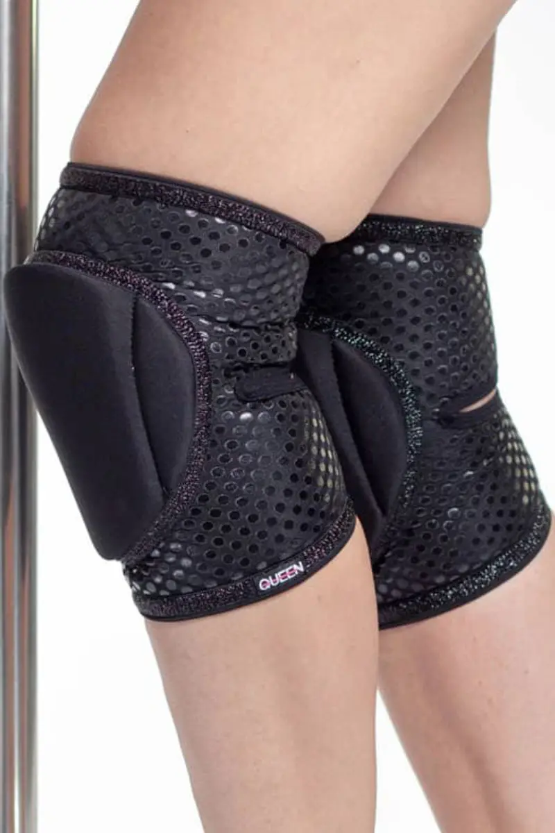 Queen Wear Grippy Kneepads - Black Sparkle 1