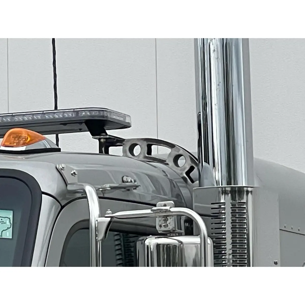 Strobe Light Bar (Brackets Only Peterbilt 589 With Bunk (Flattop Roof Cabs) #178904 1
