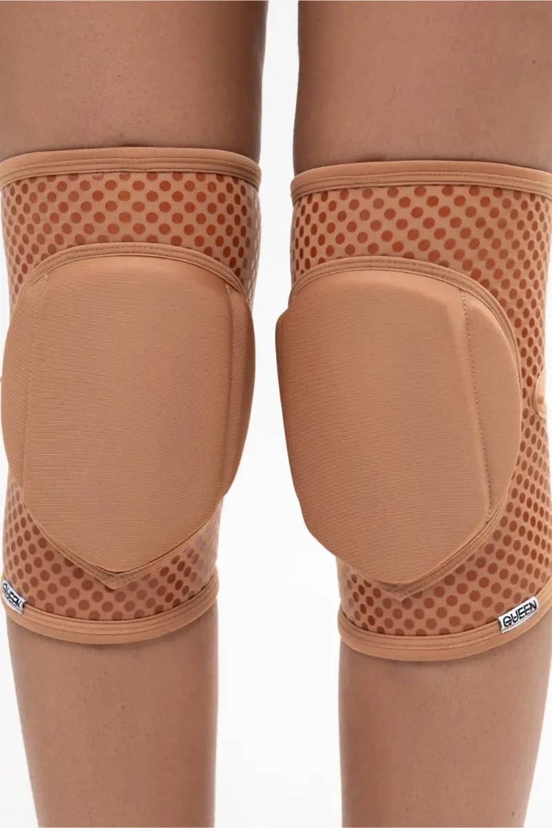 Queen Wear Grippy Kneepads - Caramel 1