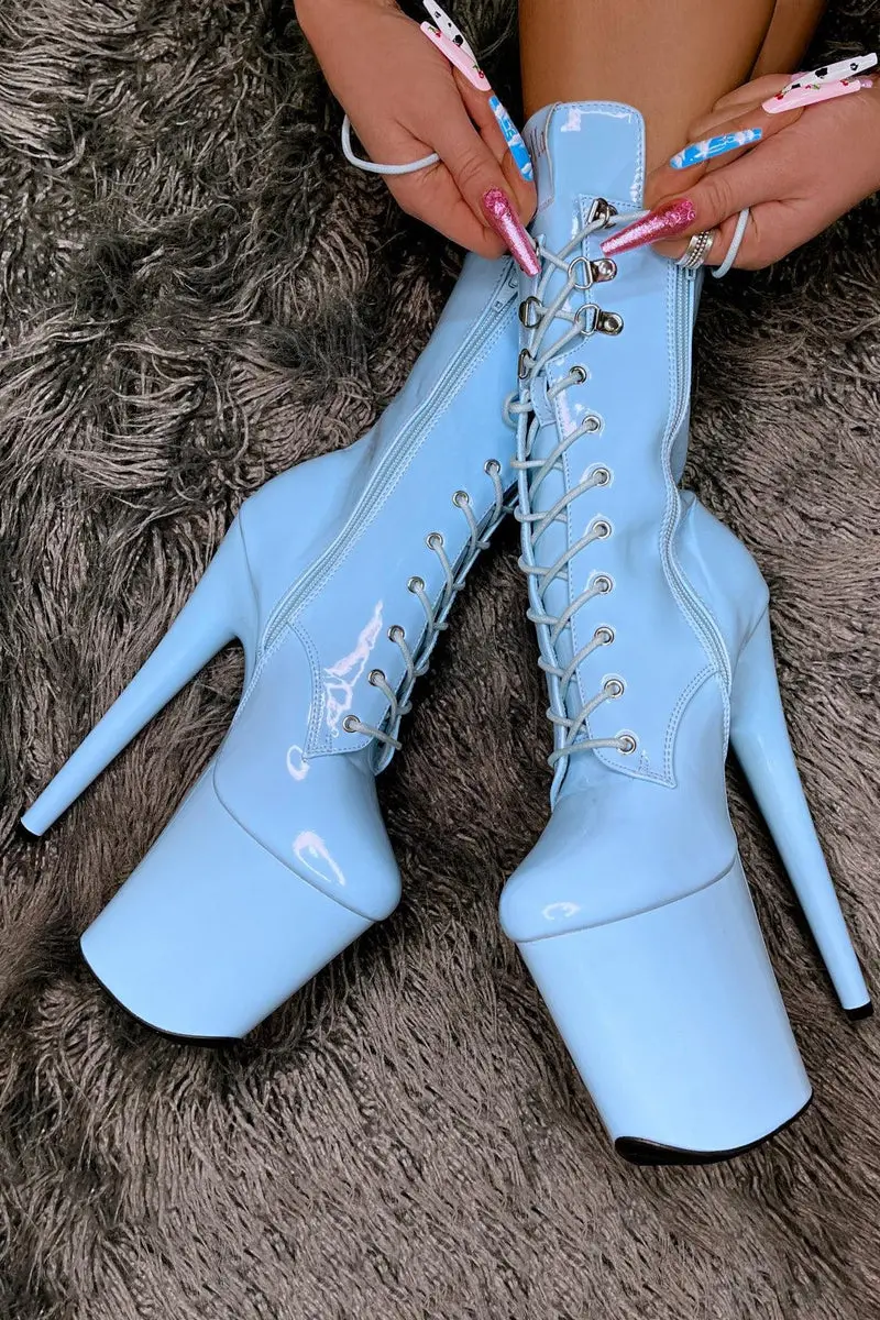 Hella Heels Lipkit 8Inch Boots - Sky High 1