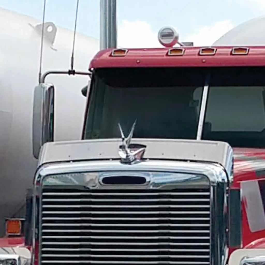 Thod-Flcor2 Freightliner - Coronado - Hoodshield Bug Deflector (2011+) 1