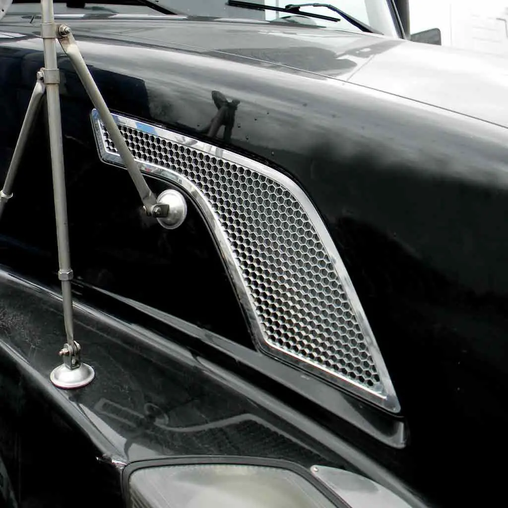 Tv-1103 Volvo Vn/Vnl Air Intake Grille Trim (2003-2018) – Passenger Side 1