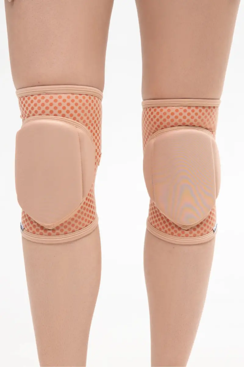 Queen Wear Grippy Kneepads - Latte 1