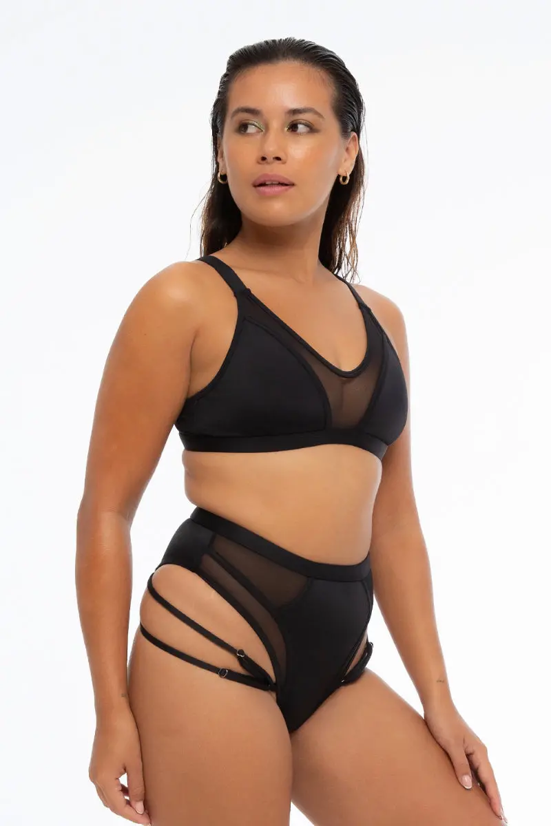 Nona Perkasa Solace Top - Black 1