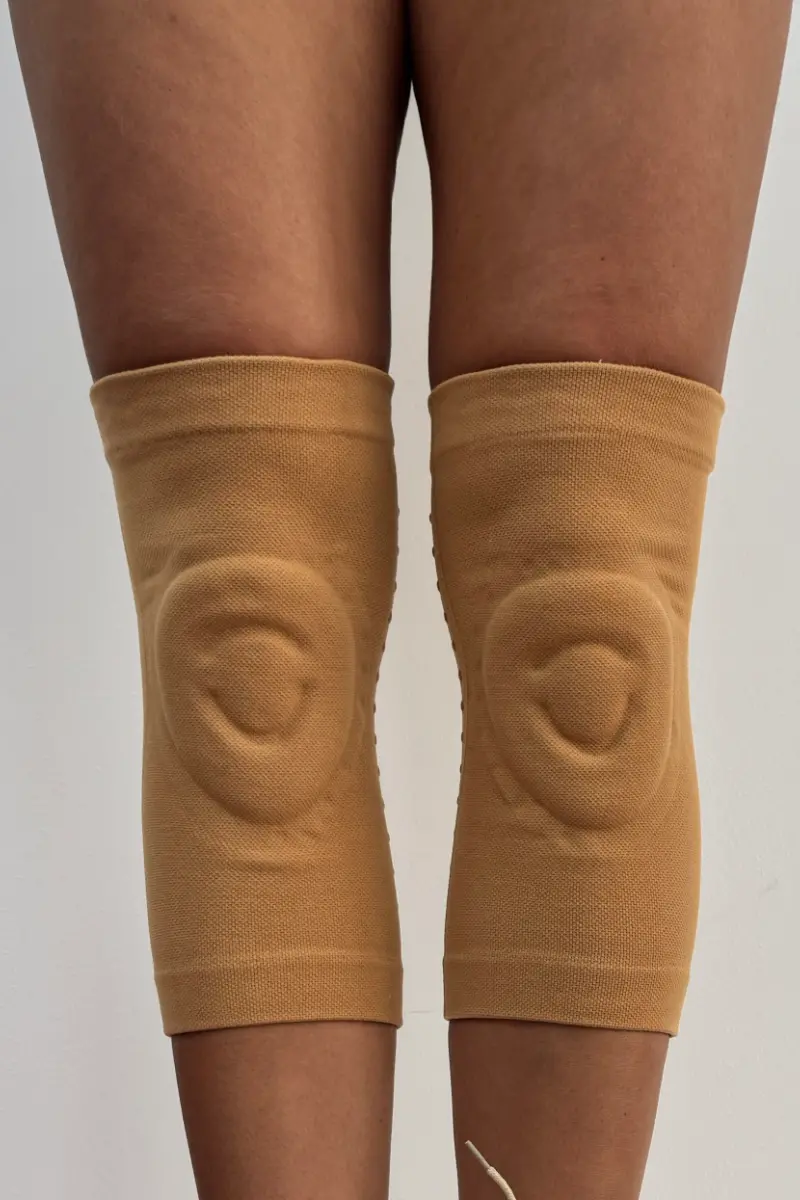 Pole Addict Sticky Grip Gel Kneepads - Sea Sand 1