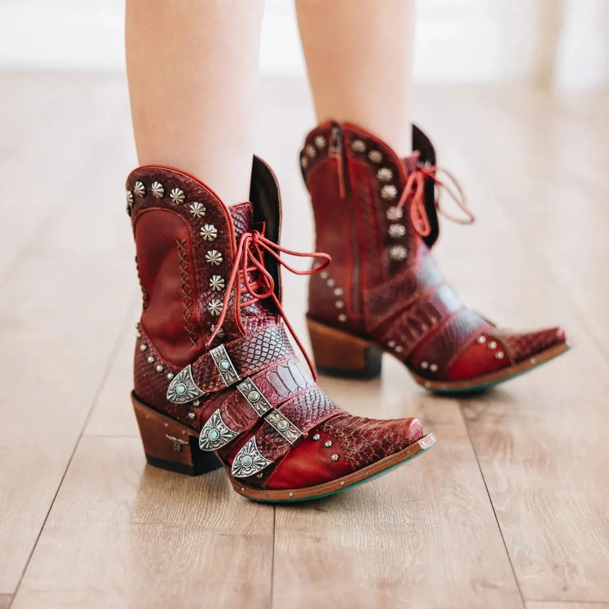 Showdown X Marijka Smoldering Ruby | Bourbon Cowgirl 1