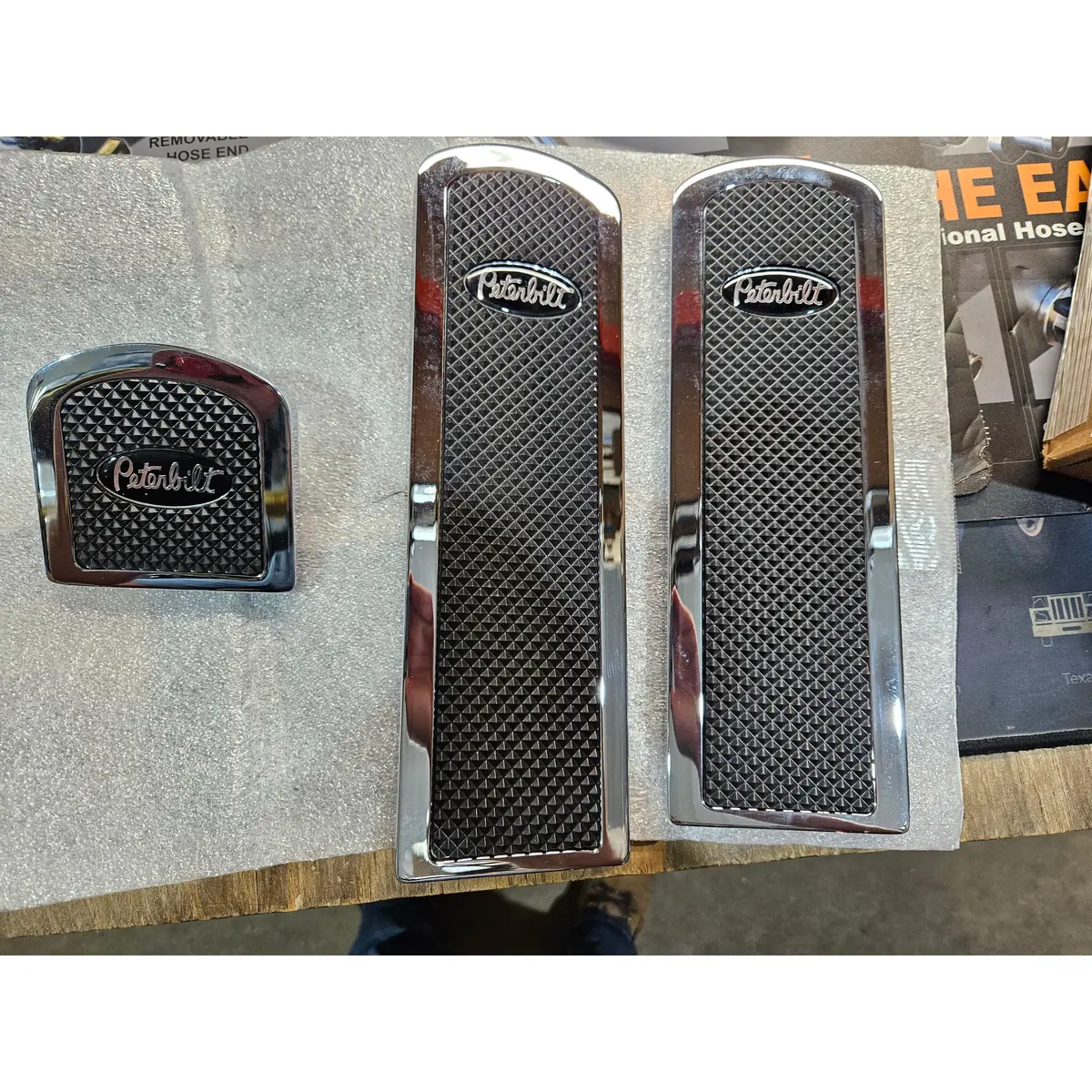 Rz-Ps3-Pb-Black Peterbilt Pedal Set With Black/Chrome Emblems 1